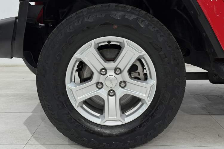 Used Jeep Wrangler 2019 2.0T Sahara Four-Door Version China VI Emission Standard