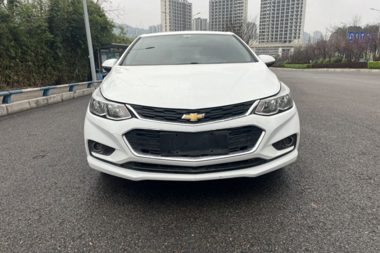 Used Chevrolet Cruze 2018 320 Automatic Pioneer Sunroof Edition
