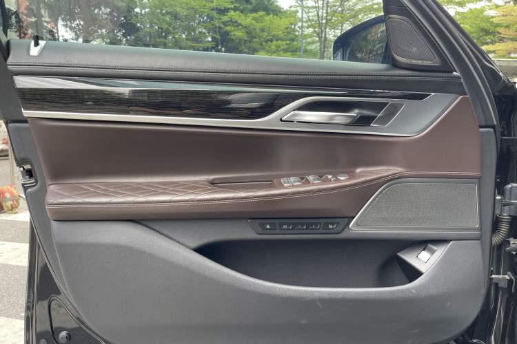 Used BMW 7 Series 2019 Updated 740Li Luxury Version M Sport Package Interior 10