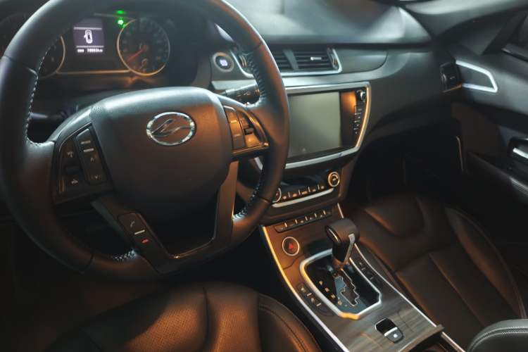 Used Land X7 2016 2.0T Panoramic Prestige Edition