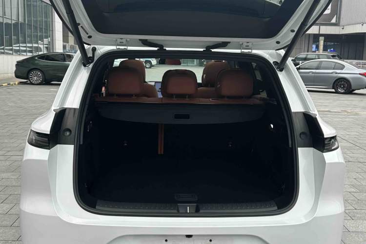 Used Li Auto L6 2024 Max Exterior 5