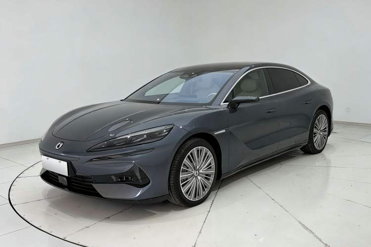 Used Denza Z9 2024 1100 km All-Wheel-Drive Ultra Version