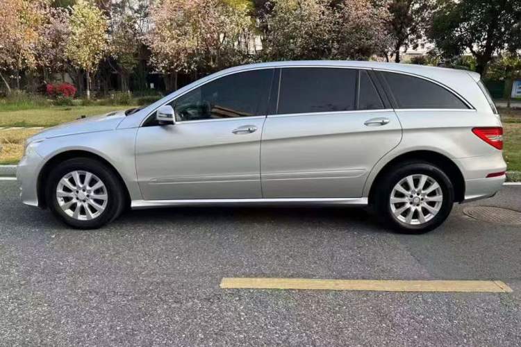 Used Mercedes-Benz R-Class 2011 R 350 L 4MATIC
