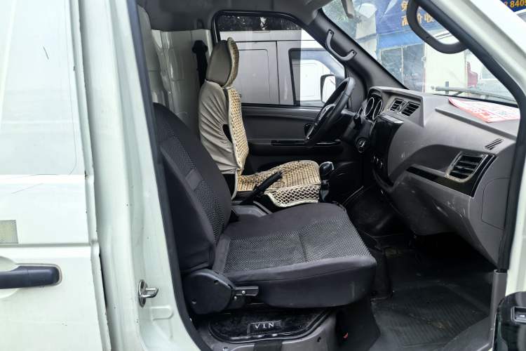 Used Dongfeng Yufeng EM26 2023 Standard Edition 41.472 kWh Henan Lithium Power Interior 6