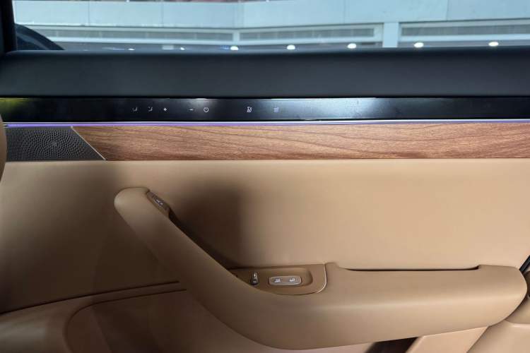 Used Hima Luxeed R7 2026 Model Range-Extending Max+ Interior 8