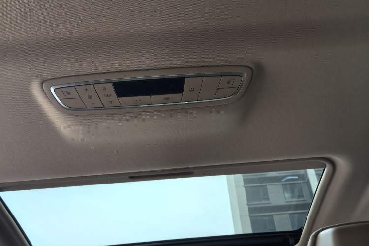 Used Buick GL8 2021 ES Land Cruiser 653T Luxury Edition
