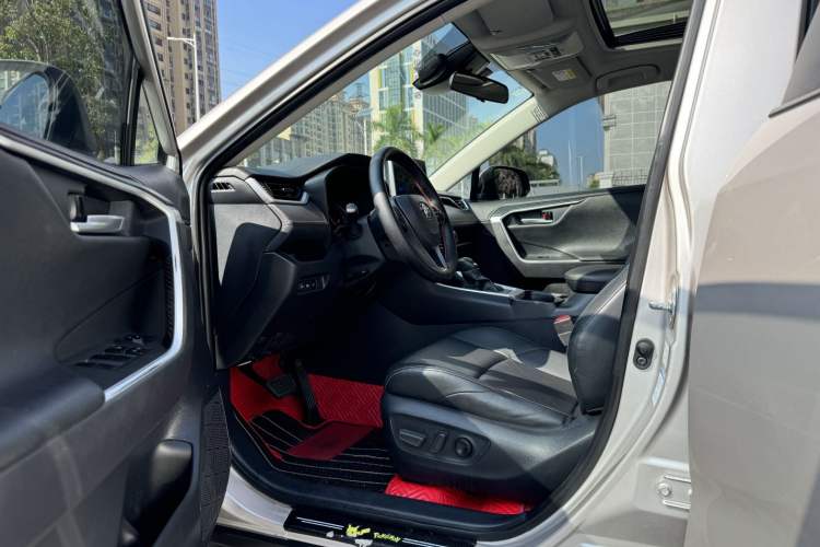 Used Toyota Wildlander 2021 2.0L CVT 4x4 Luxury Edition