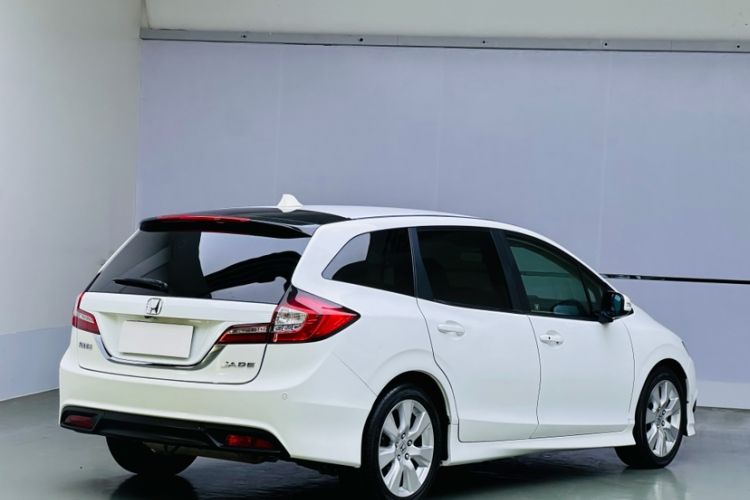 Used Honda Jade 2014 1.8L Automatic Comfort Elite Version 5 Seats
