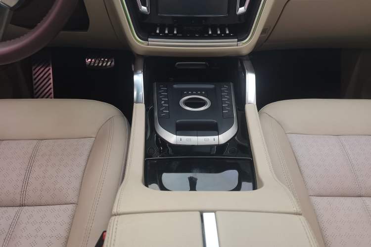 Used Zotye T700 2017 1.8T Dual-Clutch Prestige Model
