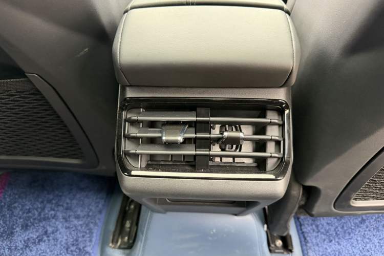 Used Lynk & Co 03 2023 2.0TD DCT JingPro Interior 5