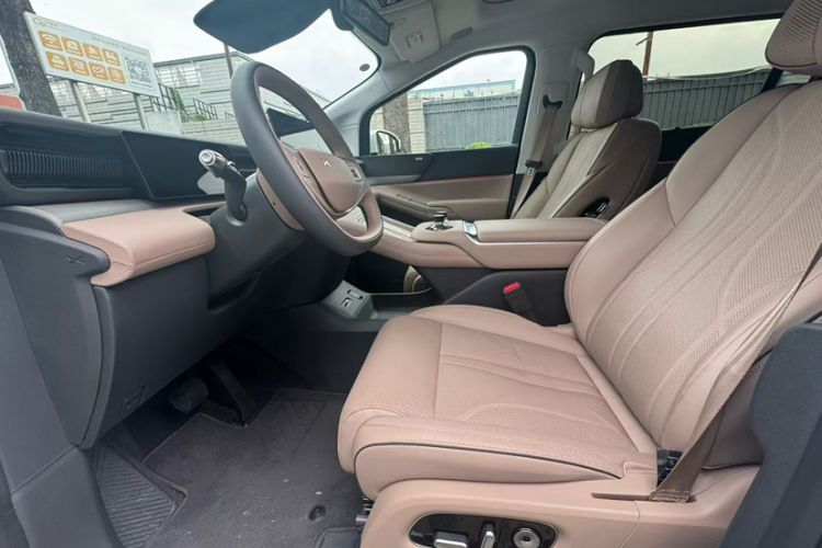 Used XPeng X9 2025 740 Ultra-Long Range Max
