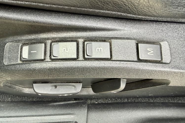 Used Volvo V40 2016 T4 Smart Luxury Edition