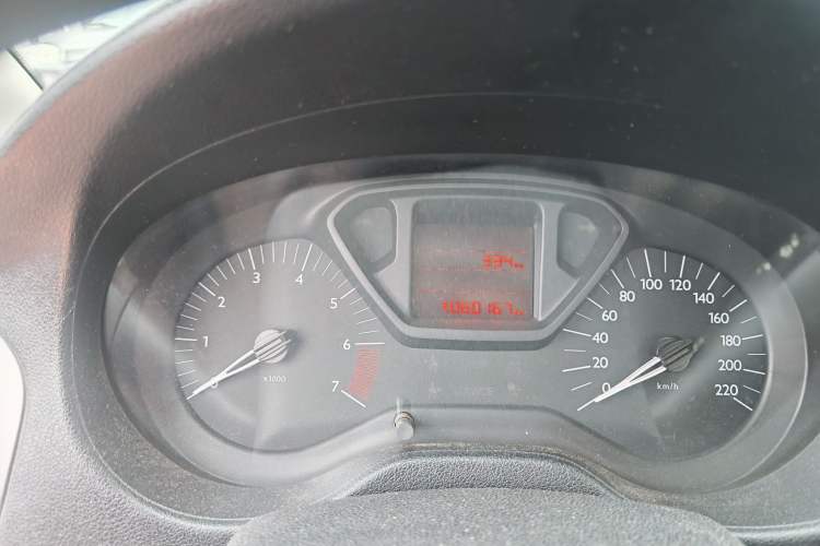 Used Citroen Elysee 2015 Zhishang Edition 1.6L Manual Fashion Model