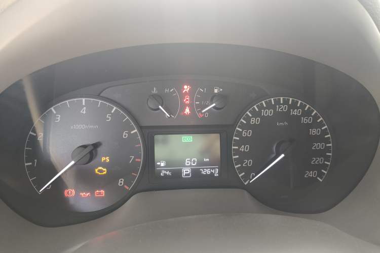Used Nissan Sylphy 2014 1.6XV CVT Deluxe Edition Odometer Close Up