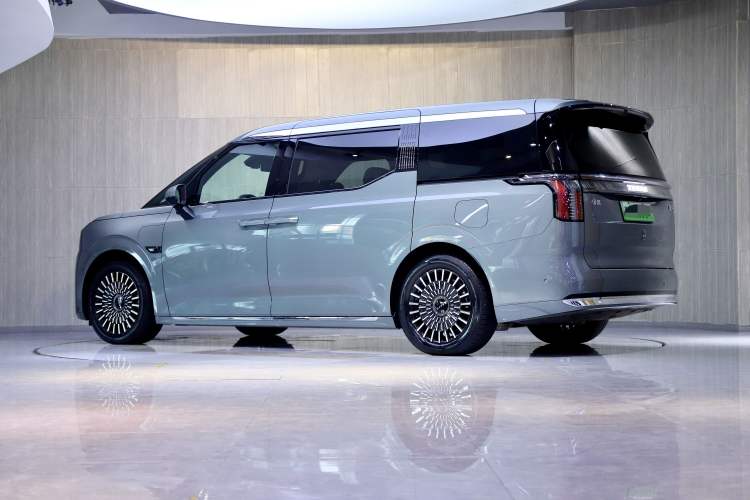 Used Zeekr 009 2024 Six-Seat Executive Version 4WD 140 kWh