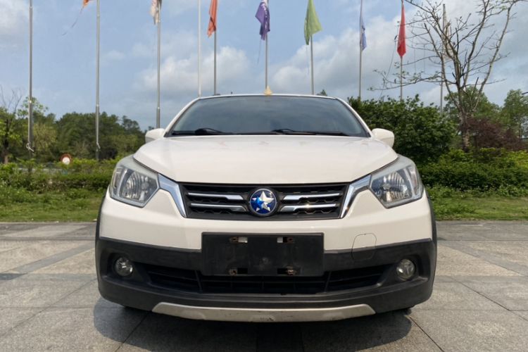 Used Venucia R50X 2015 1.6L Manual Luxury Edition Exterior 6