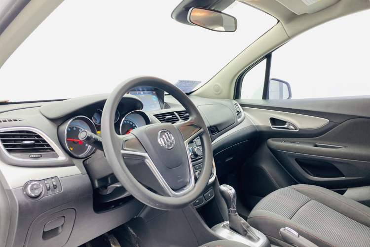 Used Buick Encore 2015 1.4T Automatic Two-Wheel Drive Urban Elite Version
