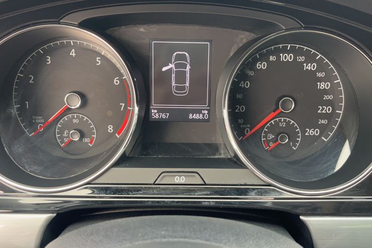 Used Volkswagen Lamando 2015 280TSI DSG Comfort Edition Odometer Close Up