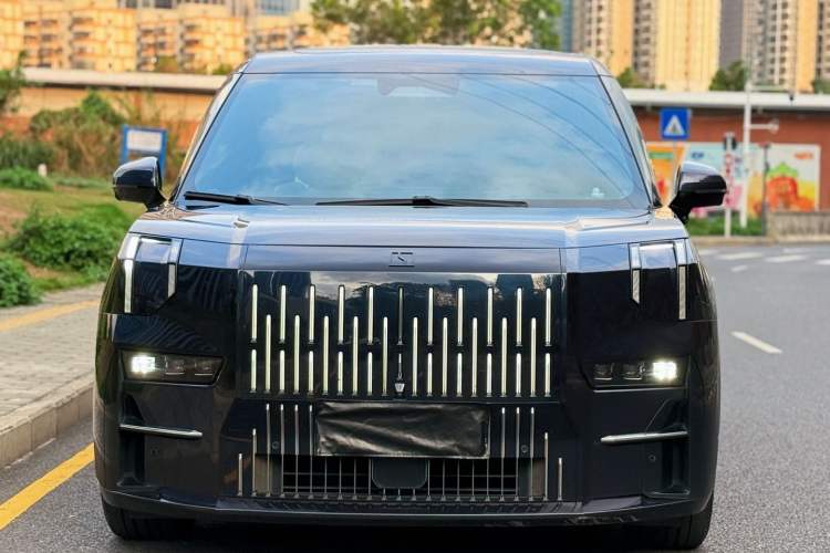 Used Zeekr 009 2022 WE Edition Exterior 1