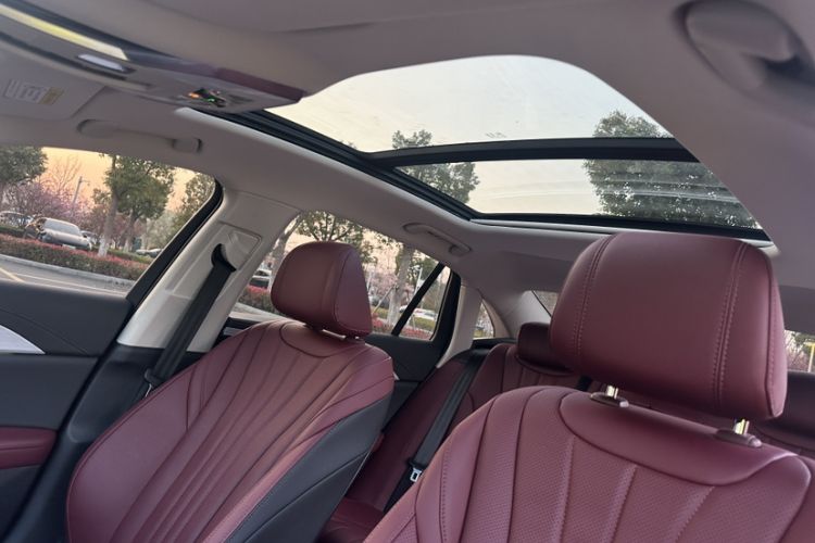 Used Hongqi H5 2025 2.0T Automatic Flag Edition – 500 000 Units Commemorative Version