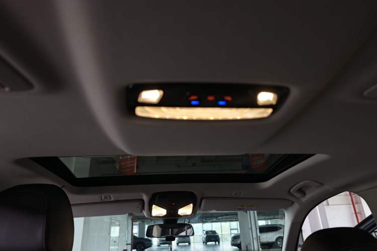 Used BMW 5 Series 2022 Restyled 525Li Luxury Package Headliner