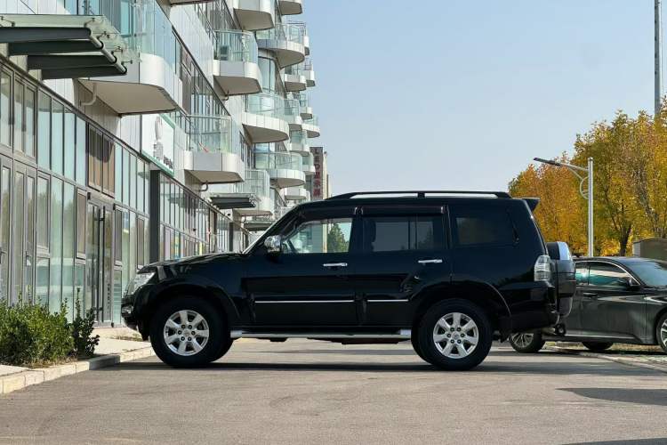 Used Mitsubishi Pajero (Import) 2016 3.0L Automatic Prestige Version China IV Standard
