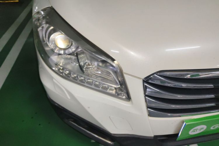 Used Suzuki S-Cross 2014 1.6L CVT Two-Wheel Drive Elite Version Exterior 3