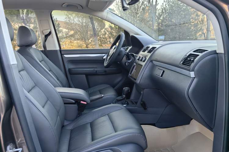 Used Volkswagen Touran 2013 1.4T DSG Comfort Edition 5-Seater
