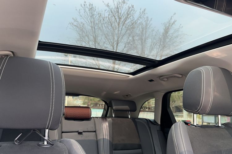 Used Land Rover Range Velar 2019 250 PS Headliner