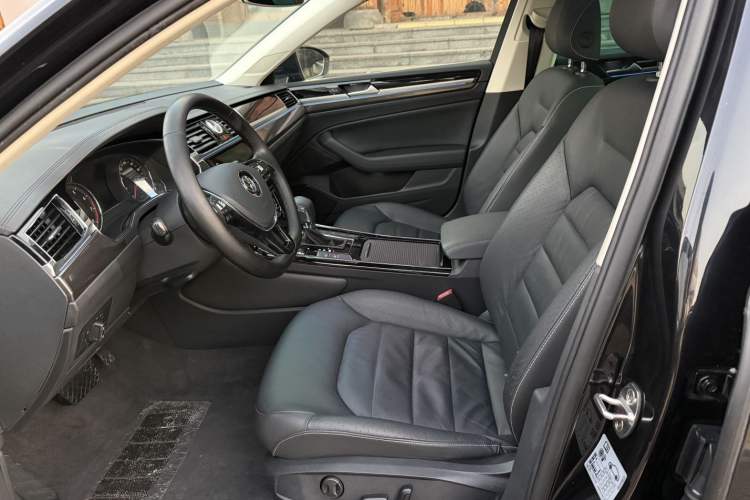 Used Volkswagen Phideon 2019 380TSI Two-Wheel Drive Business Edition China VI Standard