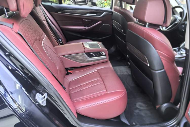 Used BMW 5 Series 2022 Second Facelift 530Li Luxury Edition Premium Package
