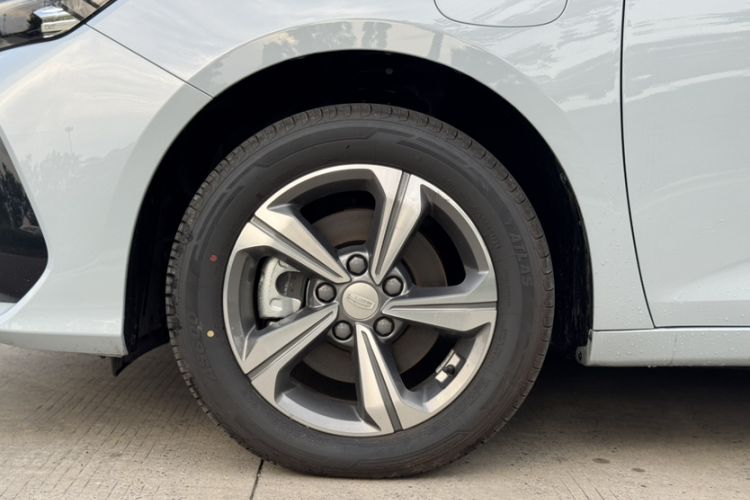 Used Geely Auto Emgrand L HiP 2024 Longteng Edition 1.5TD-DHT Pro 100KM Superior Model
