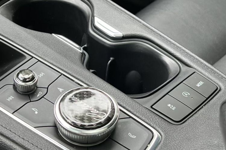 Used Cadillac XT4 2020 28T Two-Wheel-Drive Leading Version Interior 9