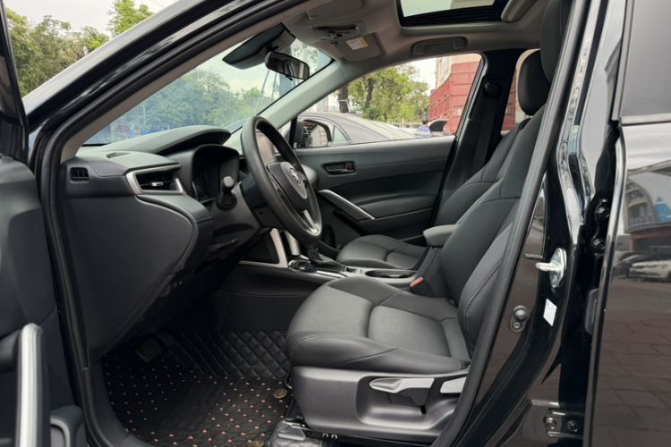 Used Toyota FRONTLANDER 2022 2.0L CVT Leading Edition Interior 3