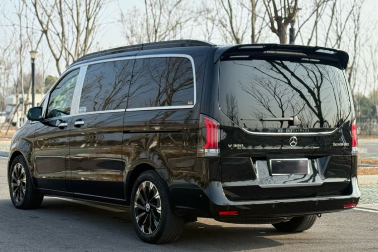 Used Mercedes-Benz V-Class 2024 V 300 Pilot Edition
