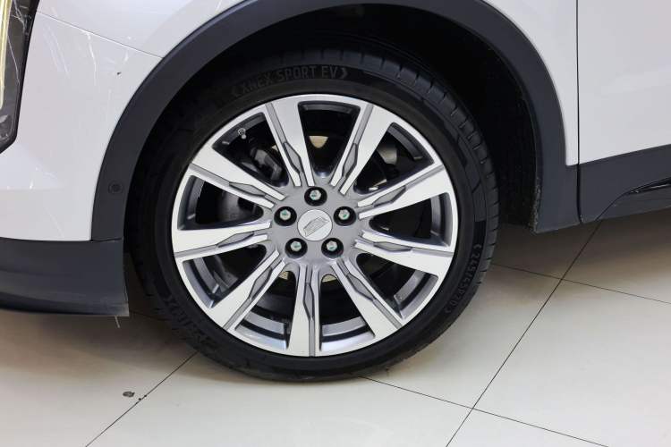 Used Cadillac XT4 2020 28T 4x4 Platinum Sport Edition Exterior 11