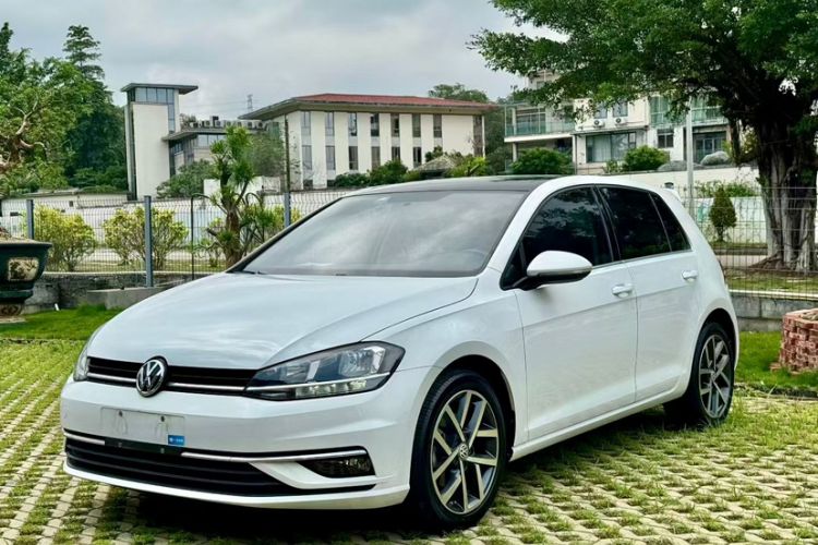Used Volkswagen Golf 2020 Zhiai Edition 200TSI DSG Comfortable & Ambitious Version Exterior 3