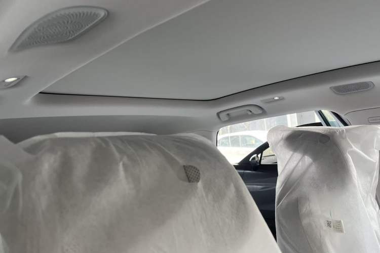 Used NETA L 2024 Extended-Range 310 Flash-Charge Red Edition
