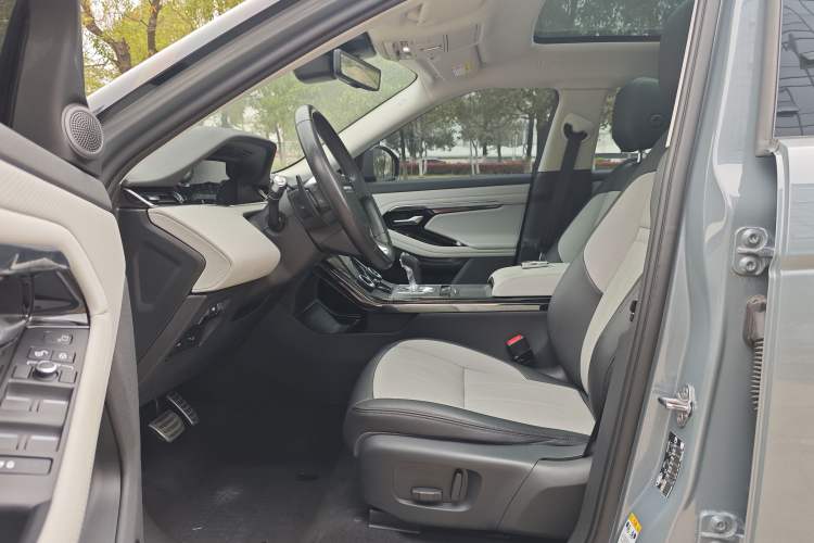 Used Land Rover Range Evoque 2020 249 PS R-DYNAMIC S First-Edition Sport Custom Edition
