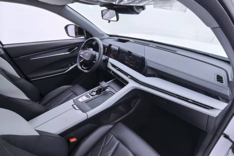 Used Changan CS75 PLUS 2024 3rd Generation Champion Edition 2.0T Intelligent Drive Performance Model
