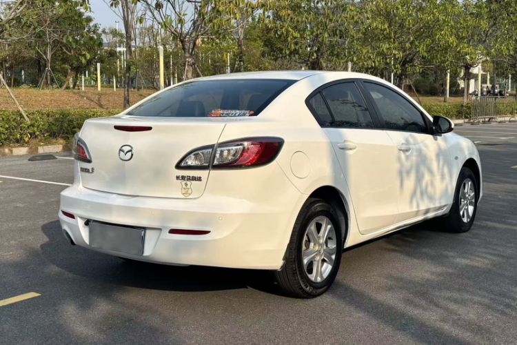 Used Mazda Mazda 3 2015 Sedan 1.6L Automatic Comfort Model