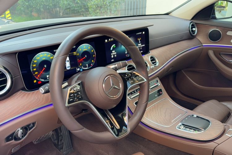 Used Mercedes-Benz E-Class 2022 Second Facelift E 300 L Fashion Edition
