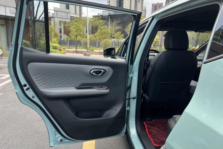 Used AION Y 2022 70 Tech Edition Lithium Iron Phosphate
