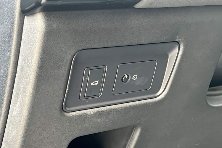 Used Land Rover Discovery 2019 3.0 SC V6 SE
