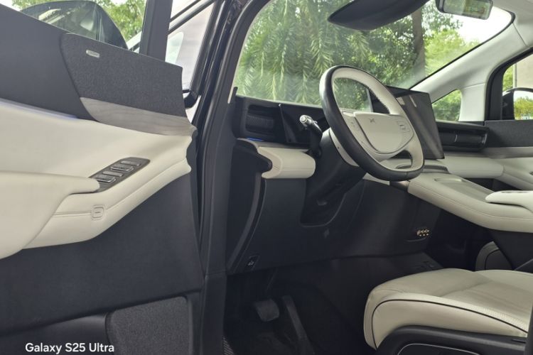 Used XPeng X9 2024 702 Ultra-Long Range Max Interior 5