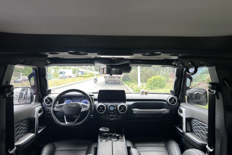 Used BAIC Off-Road BJ40 2023 2.0D Automatic Four-Wheel Drive Blade Hero Edition Adventurer Type (with Front and Rear Electronic Locks) Interior 3