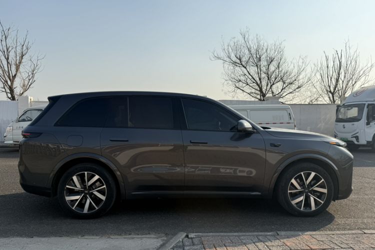 Used Li Auto L8 2023 Pro Model
