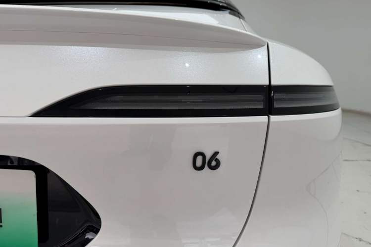 Used Avatr 06 2025 Ultra Pure Electric Edition Exterior 7