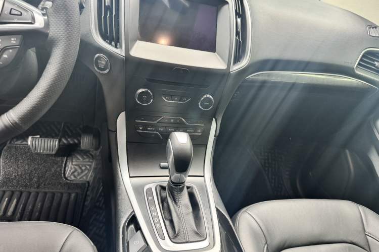 Used Ford Edge 2016 EcoBoost 245 Four-Wheel Drive Titanium Edition 7-Seater