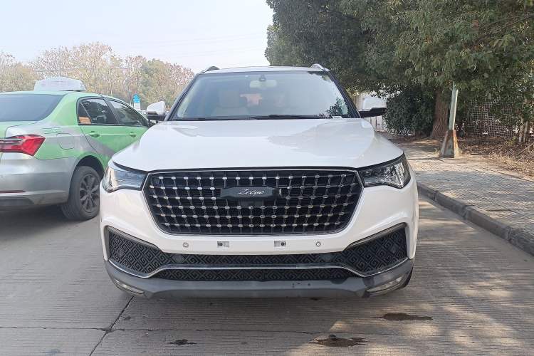 Used Zotye T700 2017 1.8T Dual-Clutch Prestige Model
